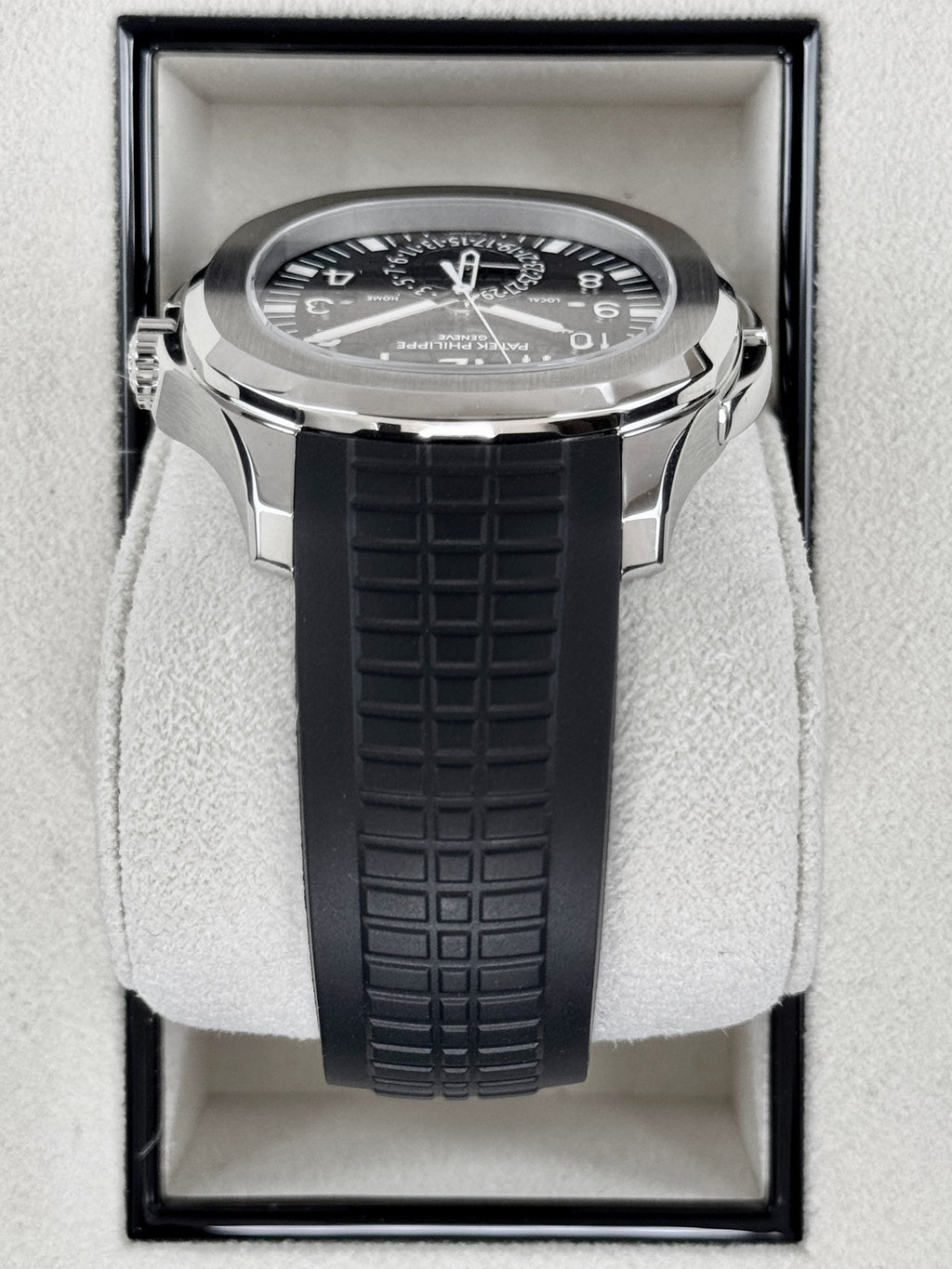 2020 Patek Philippe Aquanaut 40.8mm 5164A-001 Stainless Steel Grey Dial (STICKERED)